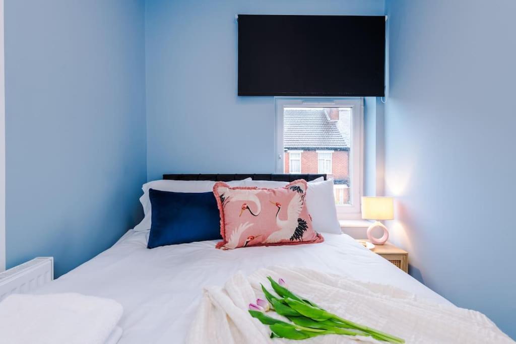Вилла 5 Bed Salford Sanctuary Retreat Манчестер Экстерьер фото