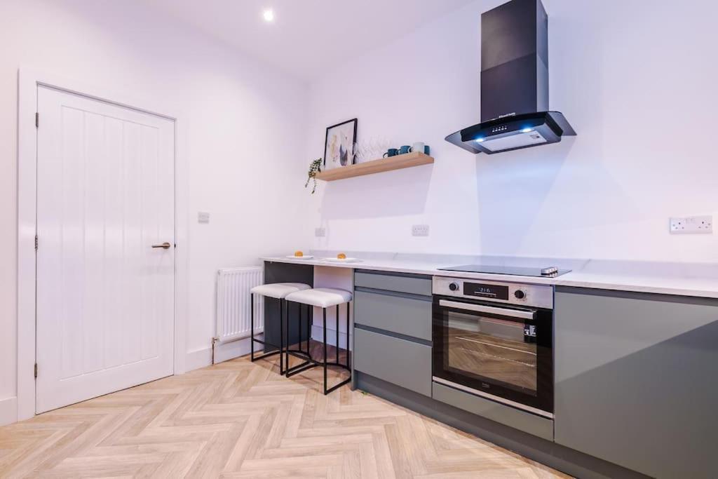 Вилла 5 Bed Salford Sanctuary Retreat Манчестер Экстерьер фото