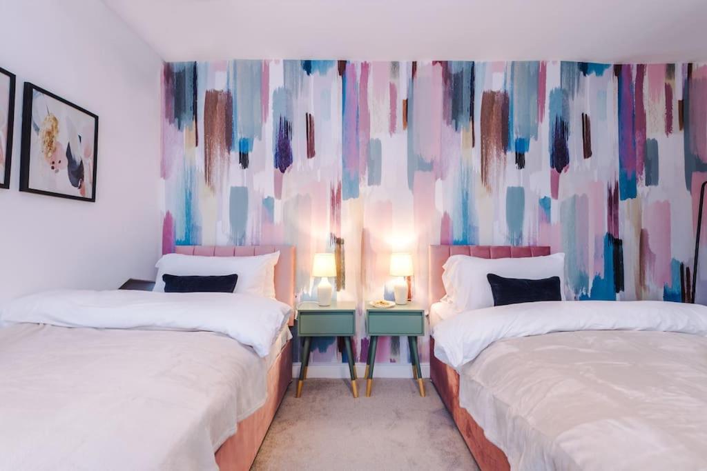 Вилла 5 Bed Salford Sanctuary Retreat Манчестер Экстерьер фото