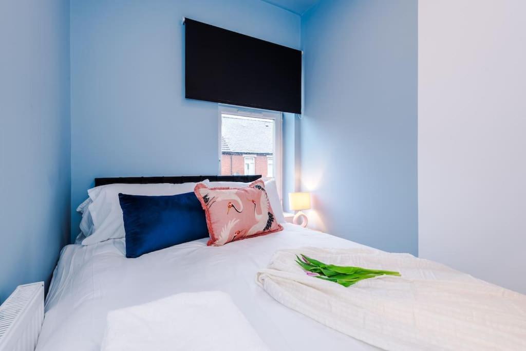 Вилла 5 Bed Salford Sanctuary Retreat Манчестер Экстерьер фото