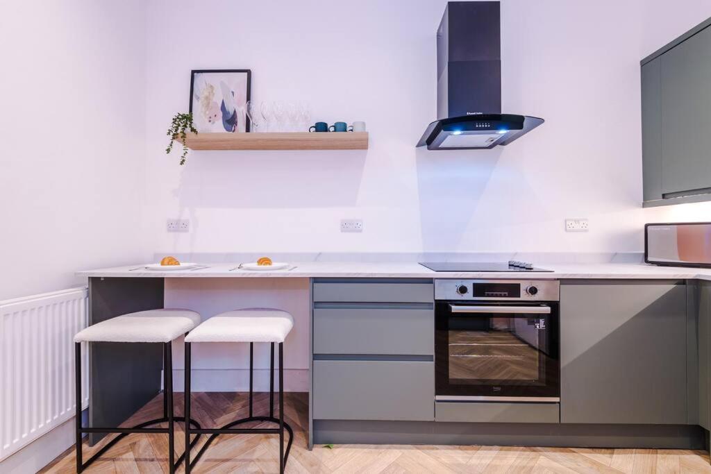 Вилла 5 Bed Salford Sanctuary Retreat Манчестер Экстерьер фото