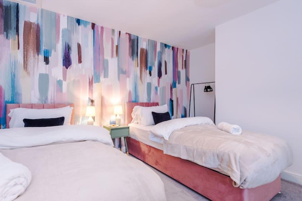 Вилла 5 Bed Salford Sanctuary Retreat Манчестер Экстерьер фото