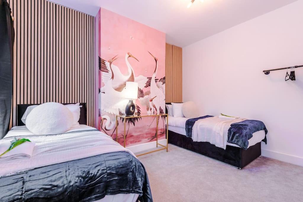 Вилла 5 Bed Salford Sanctuary Retreat Манчестер Экстерьер фото